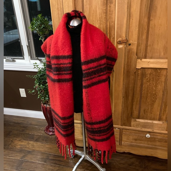 NWT Banana Republic shawl - Picture 3 of 13